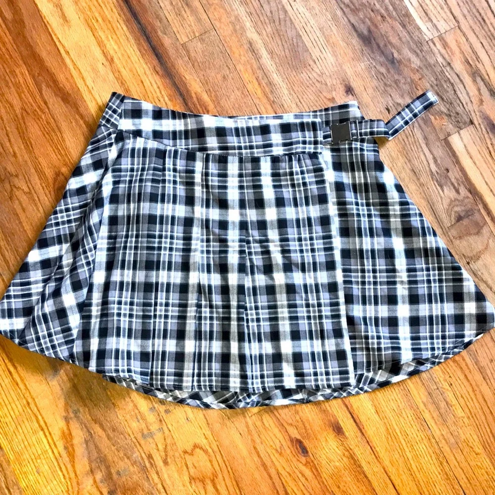 Forever 21 Mini Skirt - Picture 1 of 6